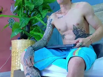 Stripchat Free Porn Cam of david_huge