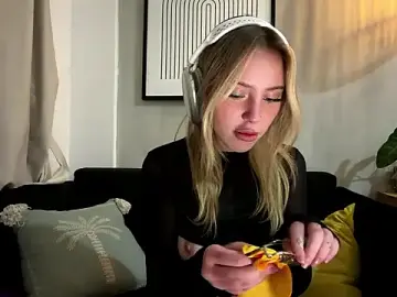 Stripchat Adult Webcams of MartinaDeoliveira