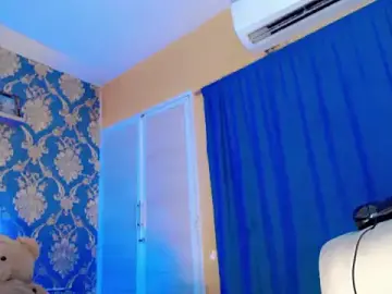 nicoledollts from stripchat