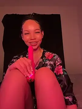 Stripchat Free Porn Cam of nikkiloveee