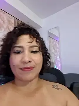 Stripchat Nude Webcam of JuliRamirez