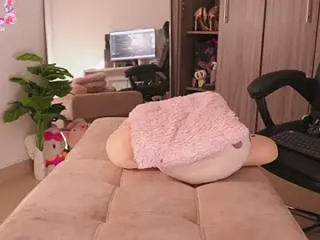 Stripchat Live Sex Cam of KAREN17