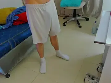 Stripchat Sex Cam of nicopapi_