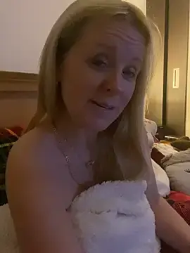 Stripchat Adult Webcam of madamlillyrose