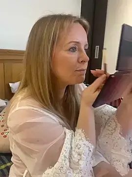 Stripchat Free Porn Cam of madamlillyrose