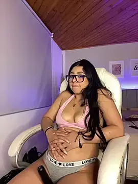 Stripchat Free Porn Cam of Violetta_pinkk1