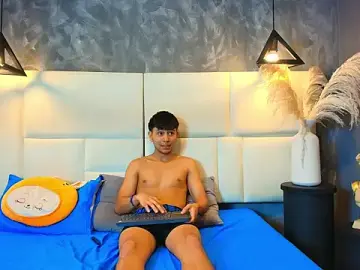 Stripchat Free Porn Cam of Isaa_and_Calvin