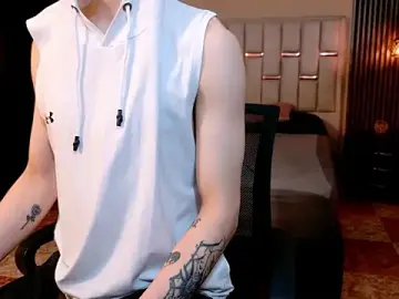 Stripchat Sex Cam of James_Adams_01