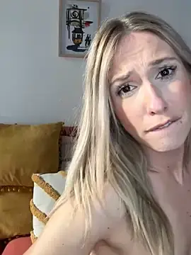 Stripchat Sex Cam of lola_tentatiion