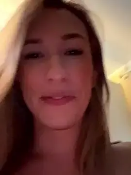 Stripchat Adult Webcams of lola_tentatiion