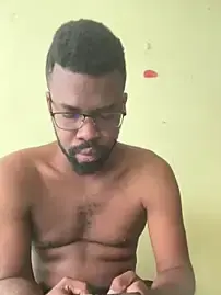 Stripchat Sex Cam of s_hornet