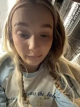 Stripchat Live Sex Cam of -teenytiny-