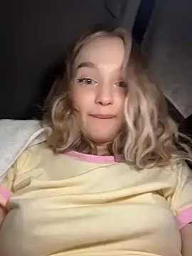 Stripchat Sex Cam of -teenytiny-