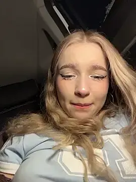 Stripchat Live Porn of -teenytiny-