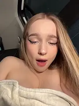 Stripchat Free Porn Cam of -teenytiny-