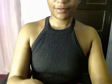 savage_laura from stripchat