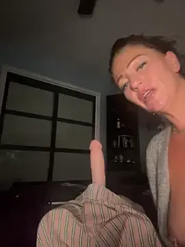 Stripchat Live Porn of SweetandSluttyMilf