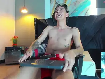 Stripchat Watch Live Sex Cams of Xanderr_owen2