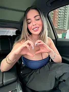 Stripchat Free Live Porn of Alirawrz