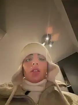 Stripchat Adult Webcams of Alirawrz