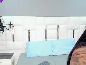 Stripchat Adult Webcams of tinaqueen_noa