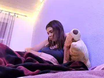 Stripchat Live Sex Cam of Mona_Slearys