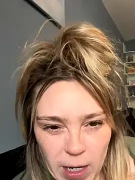 Stripchat Watch Live Sex Cams of Sky25x