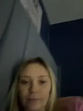 Stripchat Live Porn of Sky25x