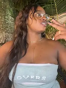 Stripchat Free Live Porn of darle_volant