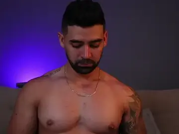 Stripchat Live Sex Cam of SOY_MIKE