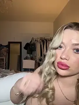 Stripchat Live Sex Cam of blissdimicco