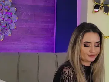 Stripchat Best live sex cam show of LoraDevine