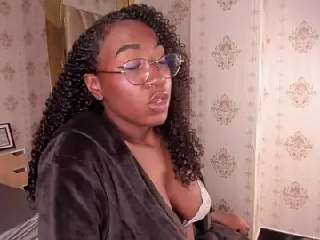 Stripchat Sex Cam of Qeen_blackk