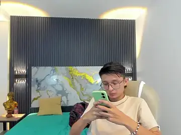 SantiagoRusso18 from stripchat