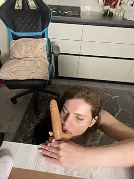 Stripchat Adult Video Chat of CurlyLara