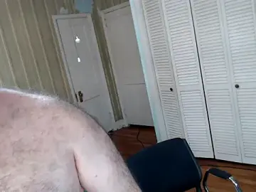 Stripchat Sex Cam of bullmusclejoe