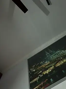 Stripchat Live Sex Cam of Hornyblond_Bella