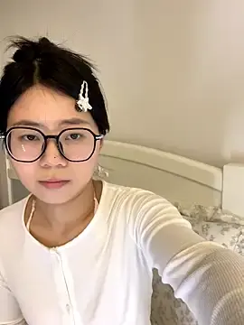 Stripchat Live Sex Cam of Ella-A9