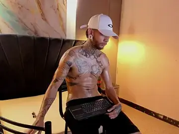 Stripchat Best live sex cam show of axel_valtier