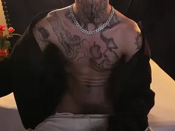 Stripchat Adult Webcams of axel_valtier