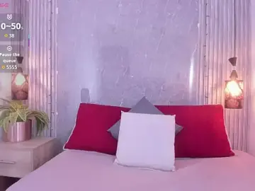 Stripchat Sex Cam of Lucia_Guzman1