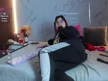 shasha_bloom from stripchat