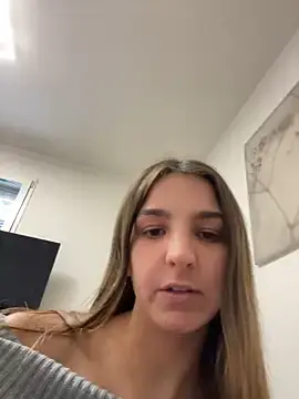 Stripchat Free Live Porn of DoriDeluxe66