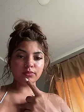 Nicolly_allencar from stripchat