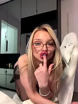 HannaXLove from stripchat