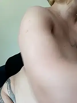 Stripchat Live Porn of Escarlate4you_