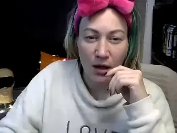 wLESLYMOSw from stripchat