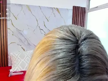 Stripchat Live Porn of AdelyGinn