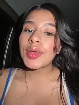 Stripchat Live Sex Cam of andrea_gomes_