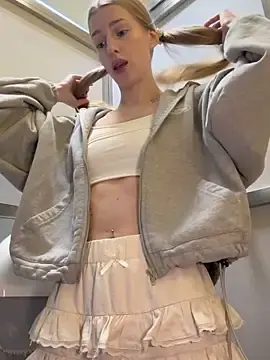 Stripchat Private Sex Chat of kira_mia